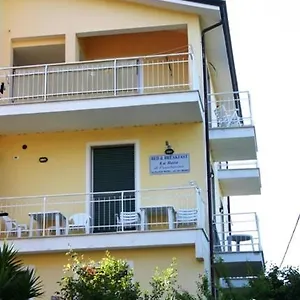 bb-la-baia-di-fiascherino.hotelitalianriviera.com/