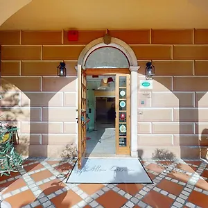 villa-gina.hotelitalianriviera.com/